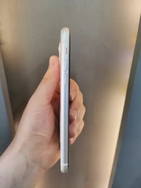 İphone 11 128 GB Beyaz - İkinci El Görseli - 4
