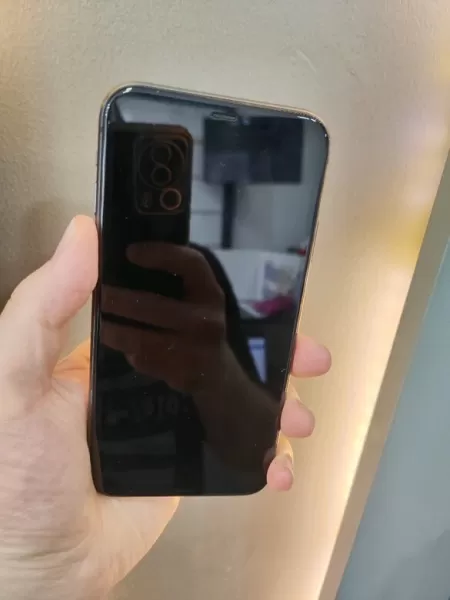 Apple iPhone 11 128 GB Siyah - İkinci El Görseli - 2