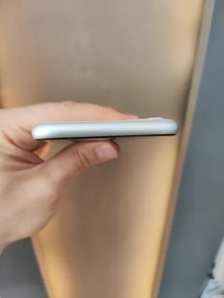 Sorunsuz iPhone 11 64 GB Beyaz Görseli - 6