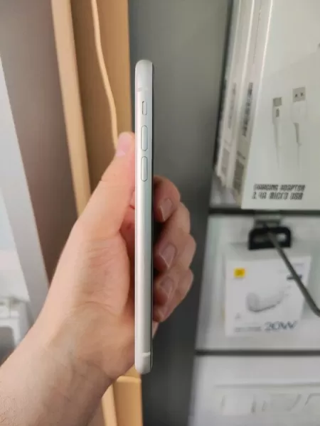 Orijinal iPhone 11 64 GB Görseli - 4