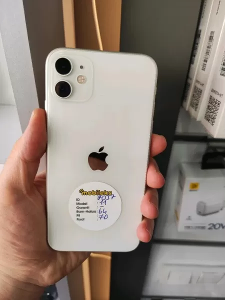 Orijinal iPhone 11 64 GB - İkinci El