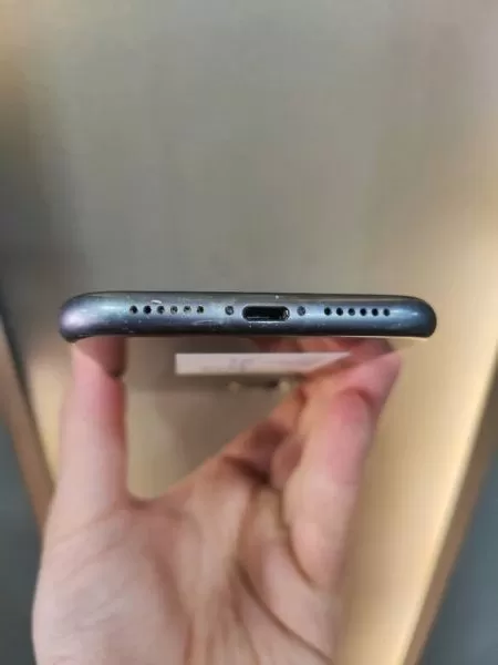Temiz iPhone 11 64 GB Siyah Görseli - 5