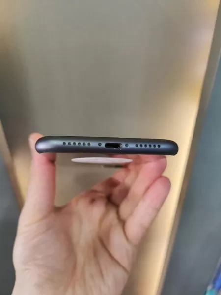 Apple iPhone 11 64 GB Görseli - 5