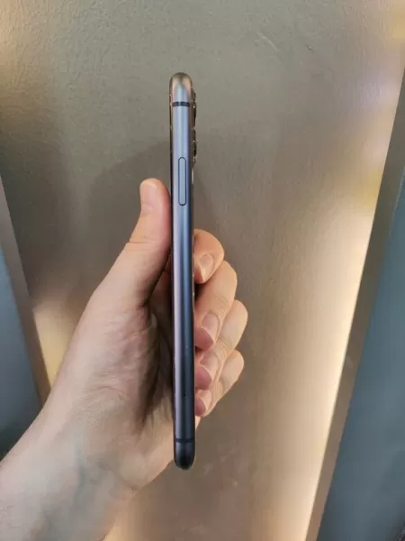 İkinci El Apple iPhone 11 64 GB Siyah Görseli - 3