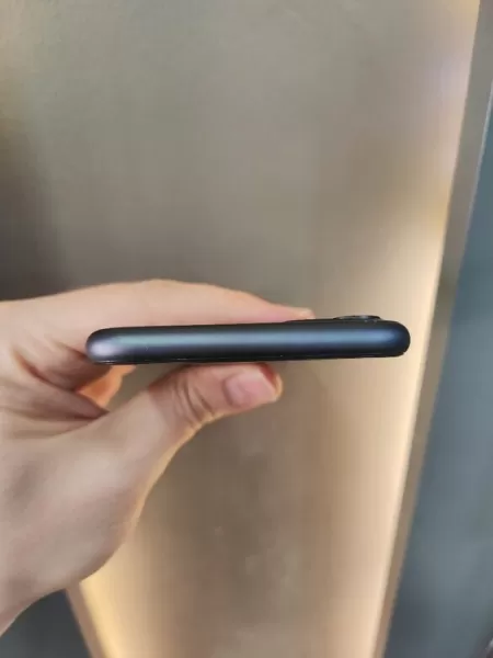 İkinci El Apple iPhone 11 64 GB Siyah Görseli - 6