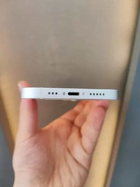 iPhone 12 128 GB Beyaz Görseli - 5