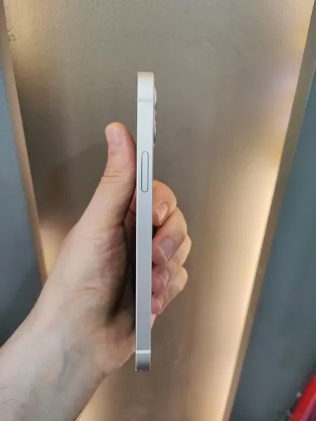 iPhone 12 128 GB Beyaz - İkinci El Görseli - 3