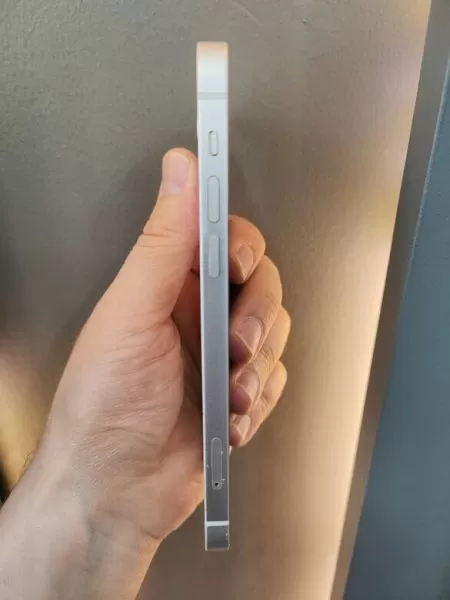 Apple iPhone 12 64 GB Beyaz - İkinci El Görseli - 4