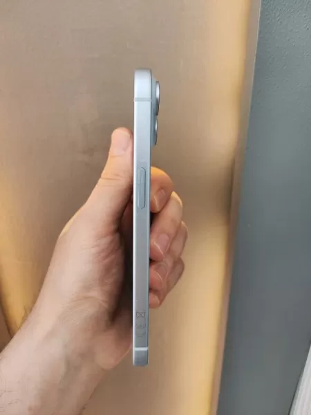 Buz Mavi iPhone 15 128 GB - 21 Ay Garanti Görseli - 3