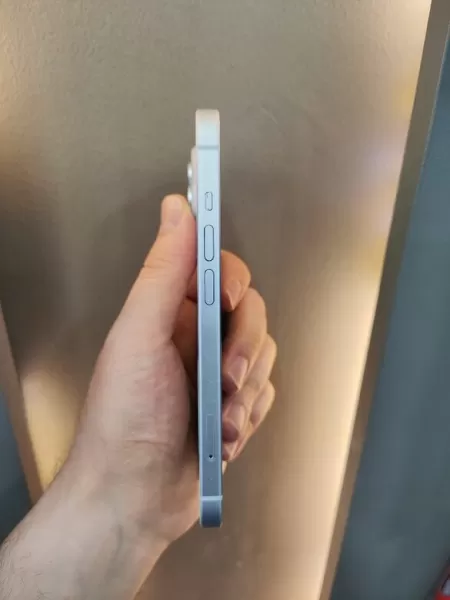 Garantili iPhone 15 128 GB - Buz Mavi Görseli - 4