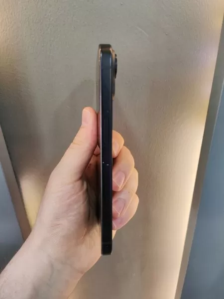 Apple iPhone 15 128 GB - İkinci El Görseli - 3