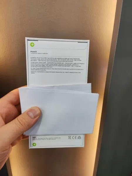 iPhone 15 128 GB Siyah Görseli - 2