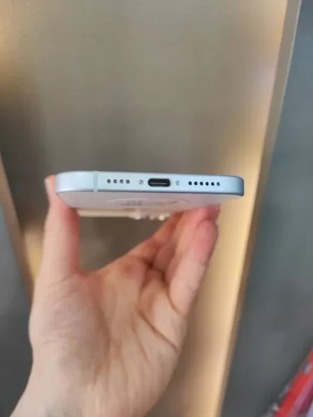 Apple iPhone 15 Plus 128 GB Buz Mavi Görseli - 5