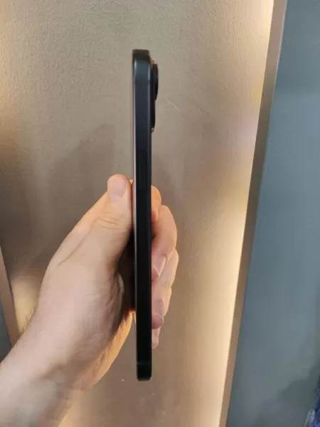 6 Ay Garantili iPhone 15 Plus 128 GB Siyah - İkinci El Görseli - 3