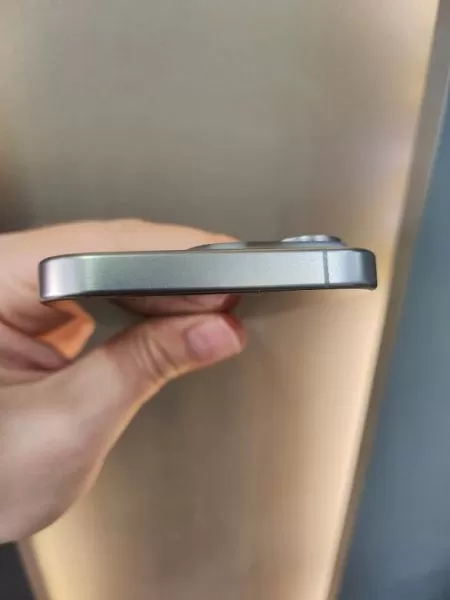 iPhone 15 Pro 128 GB - Natütür Titanyum Görseli - 6