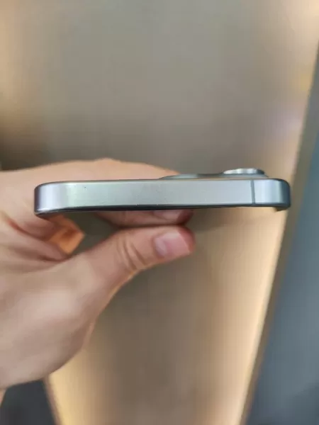 Apple iPhone 15 Pro Max 256 GB Natürel Titanyum Görseli - 6