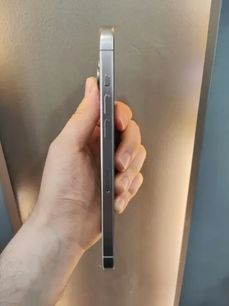 Apple iPhone 15 Pro Max 256 GB Natürel Titanyum - İkinci El Görseli - 4