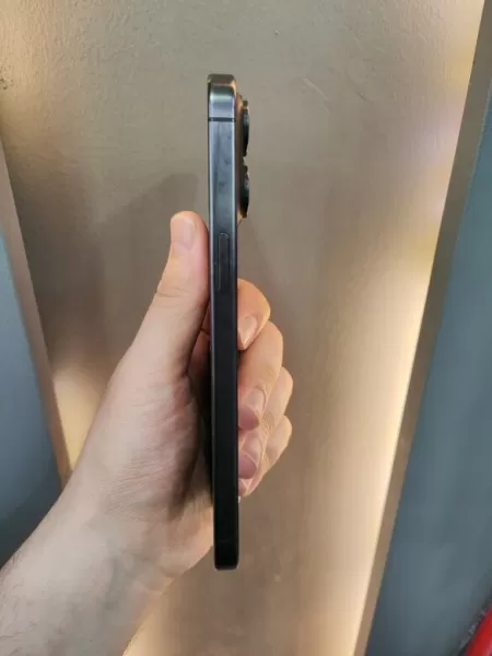 iPhone 15 Pro Max 256 GB Görseli - 3