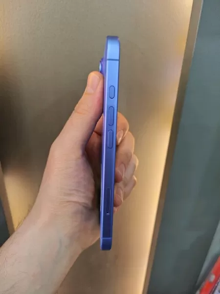 Kutulu Sorunsuz Full Orijinal iPhone 16 128 GB Görseli - 5