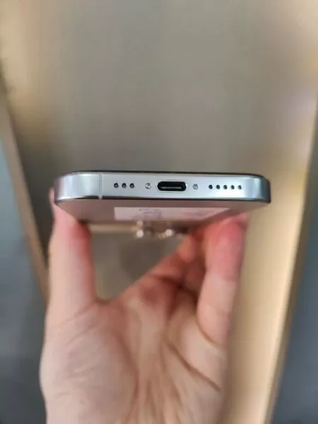 iPhone 16 Pro 128 GB Natürel Titanyum - Temiz İkinci El Görseli - 5