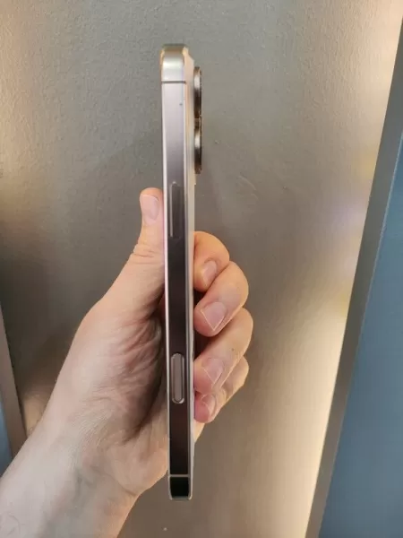 Apple iPhone 16 Pro Max 256 GB Çöl Titanyum Görseli - 3