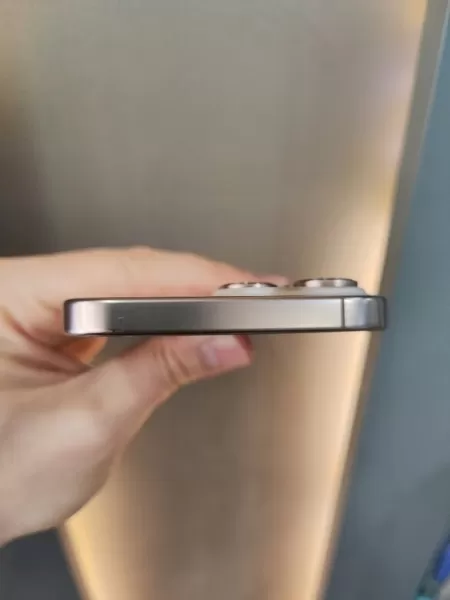 Apple iPhone 16 Pro Max 256 GB Çöl Titanyum Görseli - 6