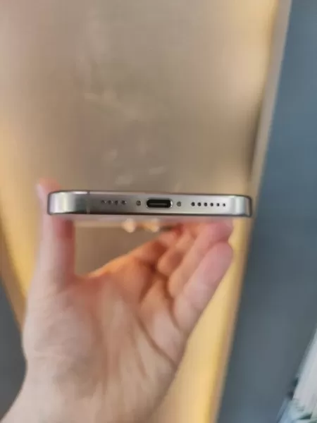 iPhone 16 Pro Max 256 GB Çöl Titanyum Görseli - 5