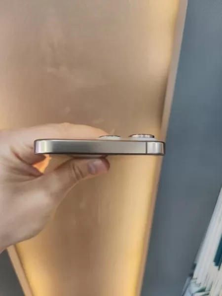 iPhone 16 Pro Max 256 GB Çöl Titanyum Görseli - 6