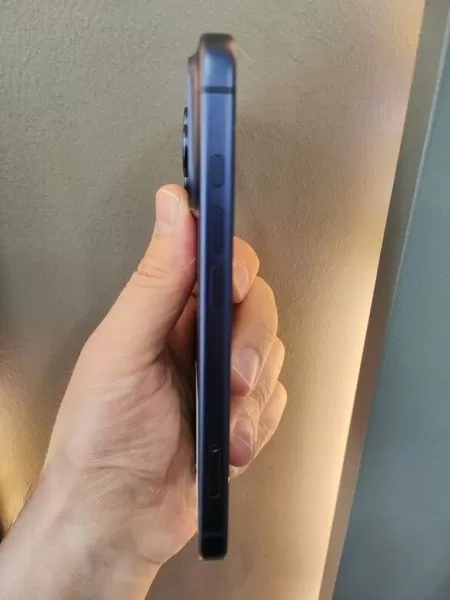 iPhone 17 Pro 256 GB Mavi - İkinci El Görseli - 4