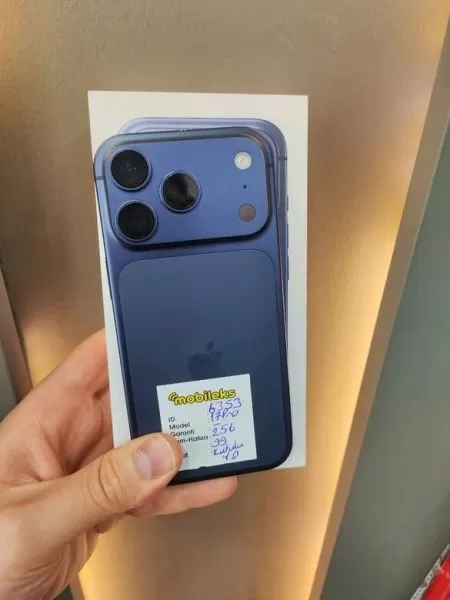 iPhone 17 Pro 256 GB Mavi - İkinci El Görseli - 1