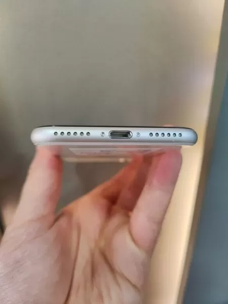 Apple iPhone SE 3 (64GB) Beyaz - İkinci El Görseli - 5