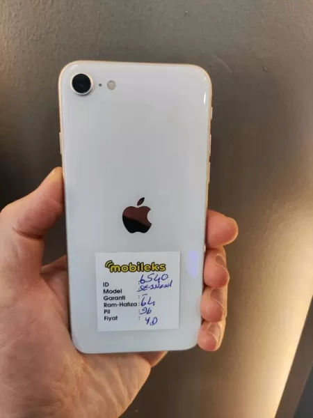 İkinci El iPhone SE 3. Nesil 64 GB - Pil %96 Temiz Görseli - 1