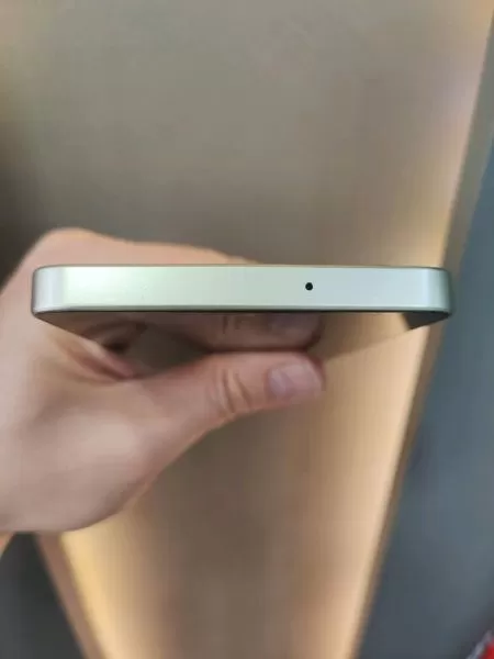 Samsung Galaxy A06 128GB Altın - Temiz İkinci El Görseli - 6