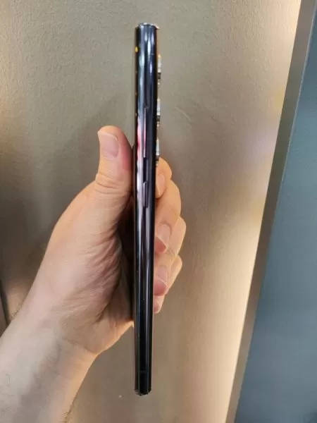 Samsung Galaxy S22 Ultra 256GB Siyah (Temiz, Hediyeli) Görseli - 3